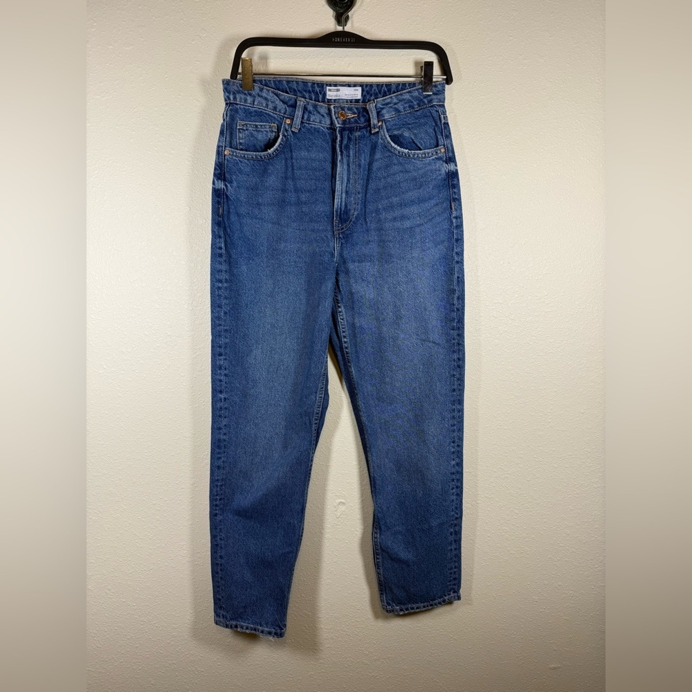 Bershka The Mom Jeans Women's  Size 6/Waist 28 Blue Denim Tapered Leg High Rise